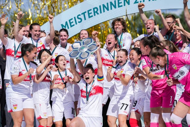 2 Frauen Bundesliga SC Sand vs VfB Stuttgart, 17 05 2026 The VfB Stuttgart team at the championship celebration and holding up the trophy 2 Frauen Bundesliga SC Sand vs VfB Stuttgart, Adams Arena SC Sand, 17 05 2026 DFB DFL REGULATIONS PROHIBIT ANY USE OF PHOTOGRAPHS AS IMAGE SEQUENCES AND OR QUASI VIDEO Copyright: xBEAUTIFULxSPORTS Boscox