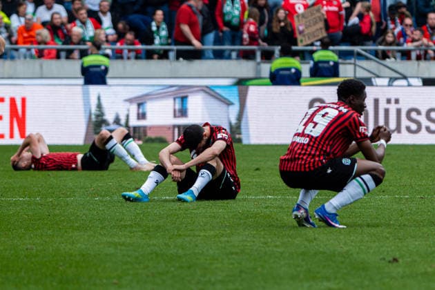 Hannover, Germany 17 May 2026 2 BL 2025 2026 Sp 34 Hannover 96 v 1 FC Nürnberg Pictured from left Elias Saad HAN and William Joseph Gabriel Kokolo HAN are unhappy on the pitch DFL DFB regulations prohibit any use of photographs as image sequences and or quasi video Heinz von Heiden Arena Niedersachsen Copyright: xFotostandx xKruczynskix