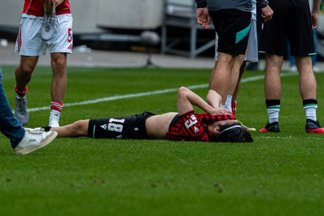 Hannover, Germany 17 May 2026 2 BL 2025 2026 Sp 34 Hannover 96 vs 1 FC Nürnberg In the picture Daisuke Yokota HAN is unhappy on the pitch DFL DFB regulations prohibit any use of photographs as image sequences and or quasi video Heinz von Heiden Arena Niedersachsen Copyright: xFotostandx xKruczynskix