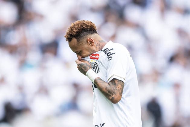 Brasileirao 2026: Santos vs. Coritiba SAO PAULO, BRAZIL - MAY 16: Neymar laments missed opportunity for Santos in the match between Santos and Coritiba, valid for the Sixteenth round of the Brasileirao 2026, this Sunday (17), at Neo Quimica Arena, SP, Brazil on May 17, 2026. Copyright: xJhonyxInacioxJhonyxInaciox