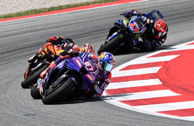 MotoGP Catalonia Grand Prix in Spain BARCELONA, SPAIN - MAY 17: Prima Pramac Yamaha MotoGP rider Toprak Razgatlioglu (front) races during the Catalunya Grand Prix of the 2026 MotoGP World Championship, WM, Weltmeisterschaft at the Barcelona-Catalunya Circuit in Barcelona, Spain, on May 17, 2026. Burak Akbulut Anadolu Barcelona Spain. Editorial use only. Please get in touch for any other usage.  Copyright: x2026xAnadoluxBurakxAkbulutx