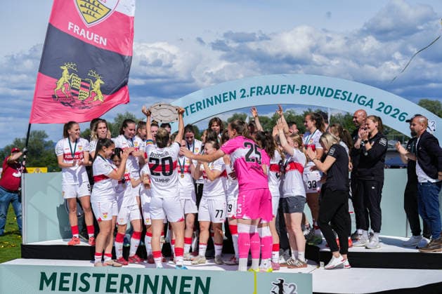 2 Frauen Bundesliga SC Sand vs VfB Stuttgart, 17 05 2026 The VfB Stuttgart team at the championship celebration and holding up the trophy 2 Frauen Bundesliga SC Sand vs VfB Stuttgart, Adams Arena SC Sand, 17 05 2026 DFB DFL REGULATIONS PROHIBIT ANY USE OF PHOTOGRAPHS AS IMAGE SEQUENCES AND OR QUASI VIDEO Copyright: xBEAUTIFULxSPORTS Boscox