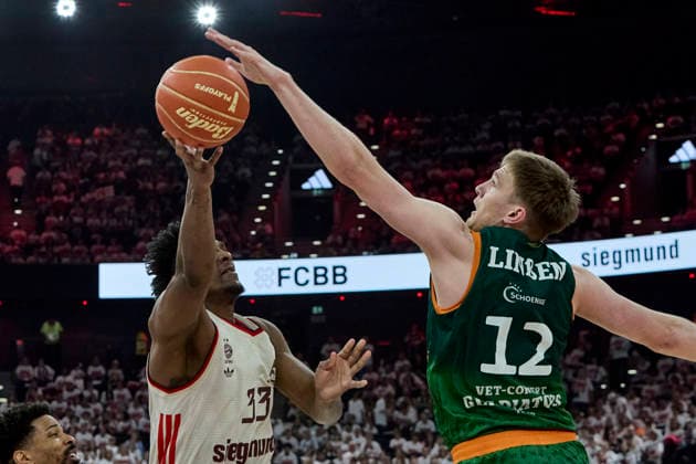 German Basketball Bundesliga BBL , FC Bayern Munich Basketball vs VET CONCEPT GLADIATORS Trier, Munich FC Bayern Basketball, Trier VET CONCEPT GLADIATORS, 2026 05 17 in Munich SAP Garden MCCORMACK David FC Bayern Munich Basketball Center C Nr33 FCBB33 , LINSSEN Marten VET CONCEPT GLADIATORS TRIER Center C Nr12 TRI12 sportworld Munich SAP Garden Bayern Germany