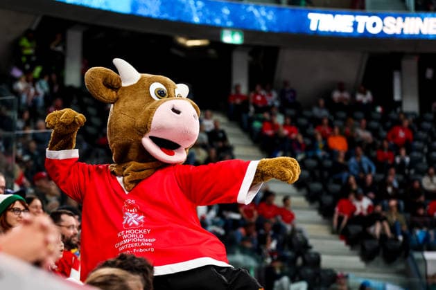 Ice hockey, Eishockey - IIHF WC 2026 ZURICH,SWITZERLAND,17.MAY.26 - ICE HOCKEY - IIHF Ice Hockey World Championship, WM, Weltmeisterschaft 2026, group stage, Austria vs Hungary. Image shows official mascot Cooly.  GEPAxpictures xMaticxKlansek