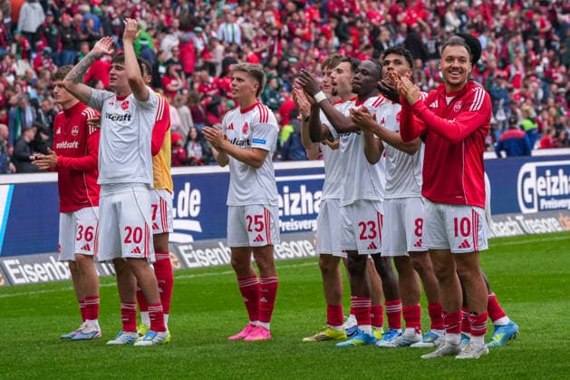 Germany Soccer 2 Bundesliga, Season 2025 26, Matchday 34, Hannover 96 vs 1 FC Nürnberg, 17 05 2026, Heinz von Heiden Arena Hannover, Lower Saxony Team 1 FC Nürnberg cheers with their own away fans Applause Copyright: xLeonxFrickx