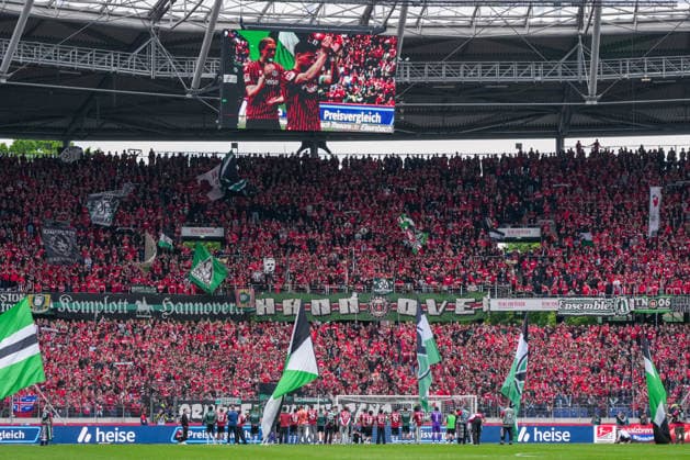 Germany Soccer 2 Bundesliga, Season 2025 26, Matchday 34, Hannover 96 vs 1 FC Nürnberg, 17 05 2026, Heinz von Heiden Arena Hannover, Lower Saxony Hannover 96 players mourn in front of their own fans after the final whistle Copyright: xLeonxFrickx