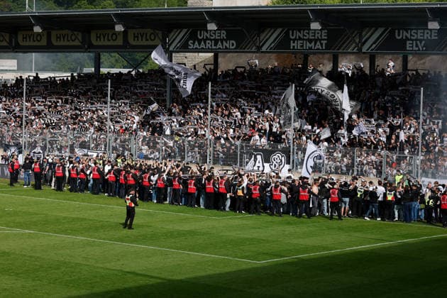 17 05 2026, xjrdrx, Fußball 2 Bundesliga, SV Elversberg Preußen Münster v l Jubel, Freude über den Aufstieg in die 1 Bundesliga Fans Zuschauer DFL DFB REGULATIONS PROHIBIT ANY USE OF PHOTOGRAPHS as IMAGE SEQUENCES and or QUASI VIDEO Elversberg