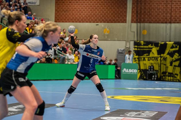 HSG Blomberg Lippe GER vs Borussia Dortmund GER Handball, 1 Handball Bundesliga Women, Final, Match 1, 17 5 2026, Season 2025 2026, Dortmund Nieke Kuehne HSG Blomberg Lippe, 09 at match setup Dortmund Sporthalle Wellinghofen Germany