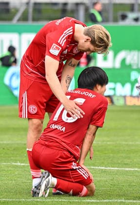 17 05 2026 Soccer Season 2025 2026 2 Soccer Bundesliga 34 Matchday SpVgg Greuther Fürth Kleeblatt Fortuna Düsseldorf Sportfoto Zink MeZi xmexzix DFL regulations prohibit any use of photographs as image sequences and or quasi video only for editorial use Jesper Daland 2, Fortuna Düsseldorf F95 Satoshi Tanaka 16, Fortuna Düsseldorf F95 disappointed Disappointment after the end of the match