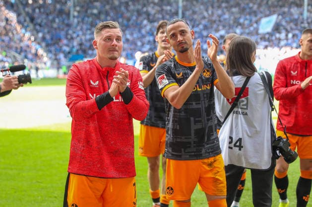 17 05 2026, xgox, Fußball 2 Bundesliga 1 FC Magdeburg 1 FC Kaiserslautern emspor, v l Marlon Ritter Kaiserslautern, 7 , Kenny Prince Redondo Kaiserslautern, 11 Jubel über den Sieg, Jubel nach Spielende DFL DFB REGULATIONS PROHIBIT ANY USE OF PHOTOGRAPHS as IMAGE SEQUENCES and or QUASI VIDEO Magdeburg