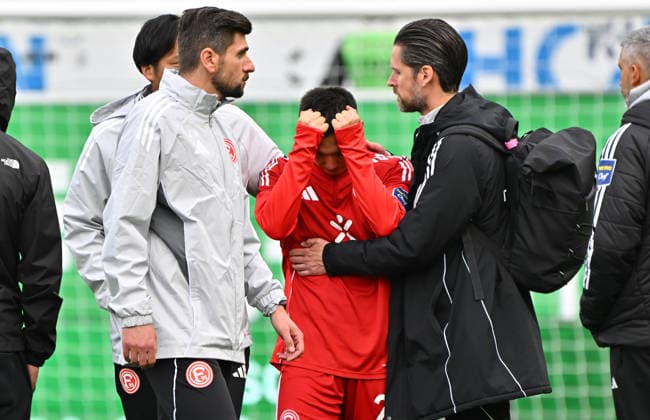 17 05 2026 Soccer Season 2025 2026 2 Soccer Bundesliga 34 Matchday SpVgg Greuther Fürth Kleeblatt Fortuna Düsseldorf Sportfoto Zink MeZi xmexzix DFL regulations prohibit any use of photographs as image sequences and or quasi video only for editorial use Shinta Appelkamp 23, Fortuna Düsseldorf F95 disappointed Disappointment after the end of the match