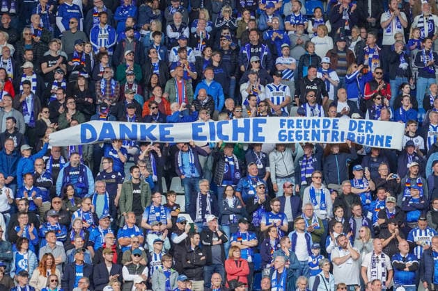 17 05 2026, xdaymx, Soccer 2 Bundesliga, Karlsruher SC VfL Bochum, banner for the coach Christian Eichner, who played his last game DFL DFB REGULATIONS PROHIBIT ANY USE OF PHOTOGRAPHS as IMAGE SEQUENCES and or QUASI VIDEO Karlsruhe