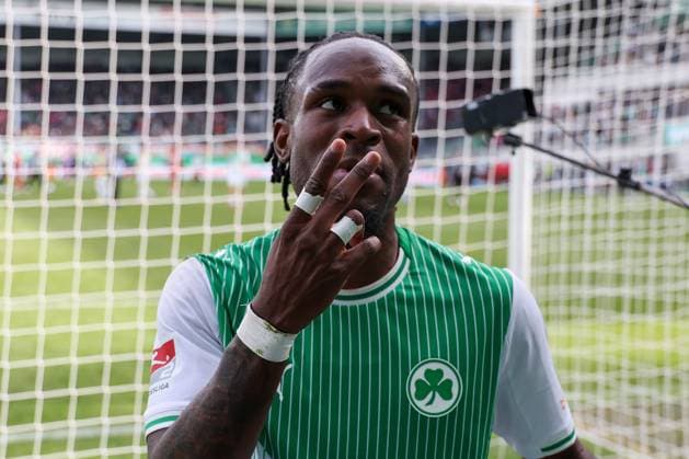Noel Futkeu 9 Spvgg Greuther Fuerth talks to the fans after reaching the relegation, SpVgg Greuther Fuerth vs Fortuna Duesseldorf, Football, Men, 2 Bundesliga, DFL, Season 2025 2026, 34 Matchday, Second round, 17 05 2026 DFB regulations prohibit any use of photographs as image sequences and or quasi video Fuerth Bayern Germany Copyright: xkolbert-press MartinxAgüerax