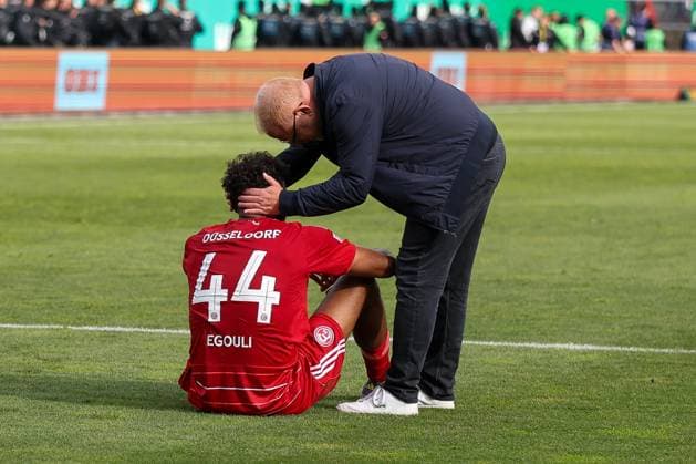 Head coach Heiko Vogel Spvgg Greuther Fuerth tests Elias Egouli 44 Fortuna Duesseldorf after the match, SpVgg Greuther Fuerth vs Fortuna Duesseldorf, Football, Men, 2 Bundesliga, DFL, Saison 2025 2026, 34 Spieltag, Rueckrunde, 17 05 2026 DFB regulations prohibit any use of photographs as image sequences and or quasi video Fuerth Bayern Germany Copyright: xkolbert-press MartinxAgüerax