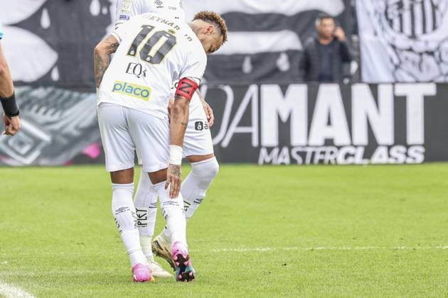 RECORD DATE NOT STATED match between Santos and Coritiba for the Brazilian championship Sao Paulo (SP), 05 17 2026 Santos Coritiba Brazilian Championship Neymar feels pain and leaves the game after the board goes up by mistake in the match between Santos against Coritiba, valid for the 16th round of the Brazilian Championship, at Neo Quimica Arena, this Sunday (17).(Foto: Leco Viana Thenews2 imago images) SPO  Copyright: xLecoxVianax