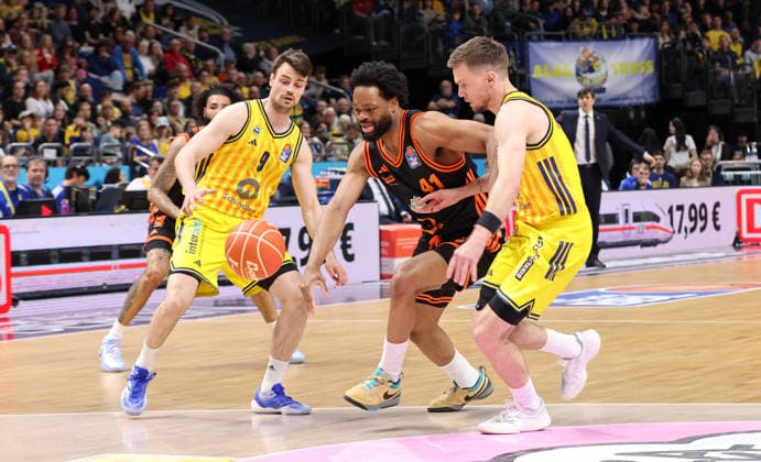 Jonas Mattisseck, Lloyd Pandi on the ball, Martin Hermannsson duel Game scene Action Sport Basketball BBL Bundesliga Mens Play Off Quarter-finals Season 2025 2026 17 05 2026 ALBA Berlin vs SC Rasta Vechta