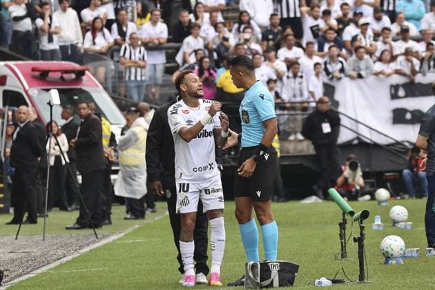 RECORD DATE NOT STATED match between Santos and Coritiba for the Brazilian championship Sao Paulo (SP), 05 17 2026 Santos Coritiba Brazilian Championship Neymar leaves the game after the board goes up by mistake in the match between Santos against Coritiba, valid for the 16th round of the Brazilian Championship, at Neo Quimica Arena, this Sunday (17).(Foto: Leco Viana Thenews2 imago images) SPO  Copyright: xLecoxVianax