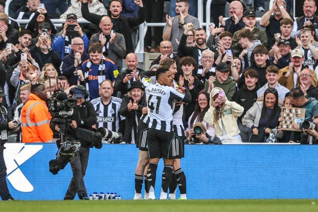 Premier League: Newcastle Untied v West Ham United Nick Woltemade of Newcastle United celebrates his goal to make it 1-0 during the Premier League match Newcastle Untied vs West Ham United at St. James s Park, Newcastle, United Kingdom on 17 May 2026 (Photo by Alfie Cosgrove News Images) Newcastle St. James s Park Tyne and Wear United Kingdom Copyright: xAlfiexCosgrove NewsxImagesx