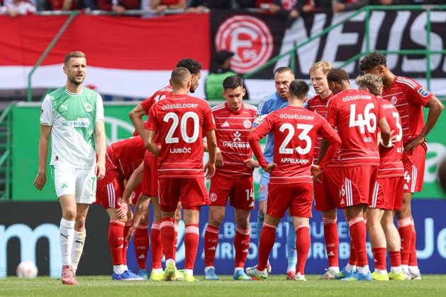 Players from Fortuna Düsseldorf form a team circle during the 2 Bundesliga match between SpVgg Greuther Fürth and Fortuna Düsseldorf, Sportpark Ronhof Thomas Sommer on May 17, 2026 in Fürth, Germany Photo by Oliver Kaelke DeFodi Images Players from Fortuna Düsseldorf form a circle during the 2 Bundesliga match between SpVgg Greuther Fürth and Fortuna Düsseldorf at Sportpark Ronhof Thomas Sommer on May 17, 2026 in Fürth, Germany Photo by Oliver Kaelke DeFodi Images Photo by Oliver Kaelke DeFodi Images
