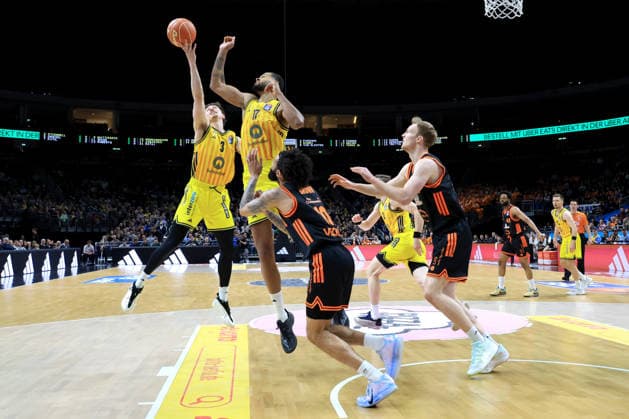 DEU, easyCredit BBL, ALBA vs , 17 05 2026, Mercedes Benz Arena, Berlin, DEU, easyCredit BBL, ALBA vs Rasta Vechta pictured Alex OÕConnell ALBA Berlin 3 , Norris Agbakoko ALBA Berlin 17 , Tevin Brown RASTA Vechta 10 , Lars Thiemann RASTA Vechta 21 nordphotoxGmbHx xEngler nph00076