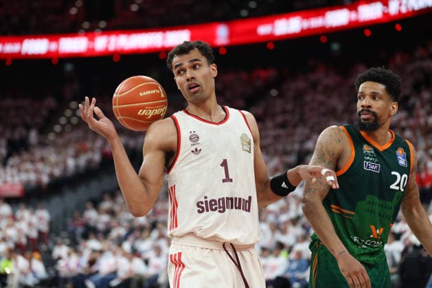 Oscar da Silva FC Bayern Basketball, 01 with Urald King Vet Concept Gladiators Trier, 20 , GER, FC Bayern Basketball vs Vet Concept Gladiators Trier, Basketball, easycredit Basketball Bundesliga, Playoffs, Quarterfinals Season 2025 2026, 17 05 2026, GER, FC Bayern Basketball vs Vet Concept Gladiators Trier, Basketball, easycredit Basketball Bundesliga, Playoffs, Quarterfinals Season 2025 2026, 17 05 2026 Muenchen Copyright: xEibner-Pressefoto JennixMaulx EP_JML