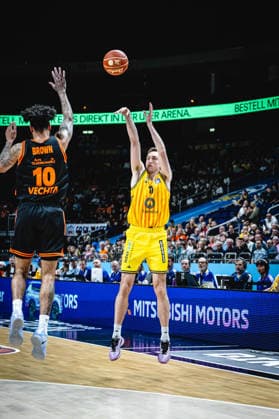 Basketball Berlin 17 05 2026 Season 2025 2026 EasyCredit BBL 1 Bundesliga Men, Men Playoffs Quarterfinals Game 1 Alba Berlin RASTA Vechta Moses Wood Alba Berlin, No 11 Tevin Brown Vechta, No 10