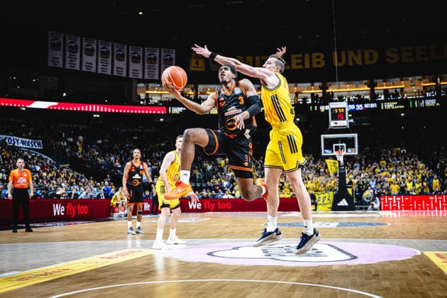 Basketball Berlin 17 05 2026 Season 2025 2026 EasyCredit BBL 1 Bundesliga Men, Men Playoffs Quarterfinals Game 1 Alba Berlin RASTA Vechta Malik Parsons Vechta, No 03 Justin Bean Alba Berlin, No 34