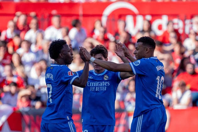 Vinicius Junior (N7), Kylian Mbappe (N10) & Fran Garcia (N20) celebrate Real Madrid first goal during the La Liga EA Sports match between Sevilla FC and Real Madrid at Estadio Ramon Sanchez Pizjuan on May 17th 2026, in Sevilla, Spain Copyright: xAndresxLopezxSheridanxx xSPPx Sportspressphoto_SPR148861