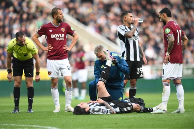 Sandro Tonali of Newcastle United goes down with an injury Newcastle United v West Ham United, Premier League, Football, St James Park, Newcastle, UK - 17 May 2026Newcastle St James Park United Kingdom EDITORIAL USE ONLY No use with unauthorised audio, video, data, fixture lists, club league logos or live services. Online in-match use limited to 120 images, no video emulation. No use in betting, games or single club league player publications. Copyright: xRichardxLee Shutterstockx 16877466ax