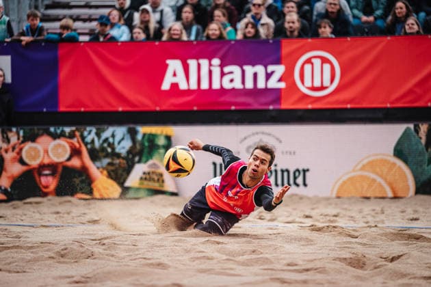 Beach volleyball men Allianz German Beach Tour 2026 Tourstop Düsseldorf 17 05 2026 Yannick Bibelriether at the defense Düsseldorf Robert Lehr Ufer Nordrhein Westfalen Germany