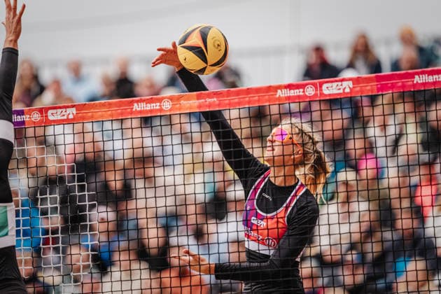 Beach volleyball women Allianz German Beach Tour 2026 Tourstop Düsseldorf 17 05 2026 Nele Barber on the attack Düsseldorf Robert Lehr Ufer Nordrhein Westfalen Germany