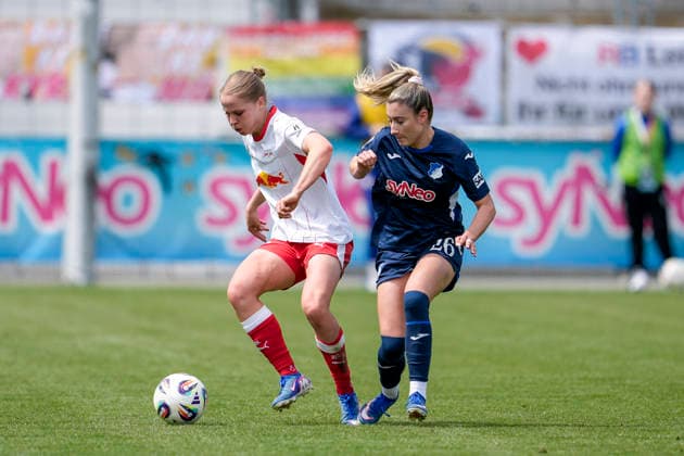 v li Emilia Asgeirsdottir RBL, 8 , Janna Grimm TSG, 26 , duel, duel, tackle, tackling, dynamics, action, action, 17 05 2026, Sinsheim Hoffenheim Germany , Football, Google Pixel Women Bundesliga, TSG 1899 Hoffenheim RB Leipzig, DFB DFL REGULATIONS PROHIBIT ANY USE OF PHOTOGRAPHS AS IMAGE SEQUENCES AND OR QUASI VIDEO xozx