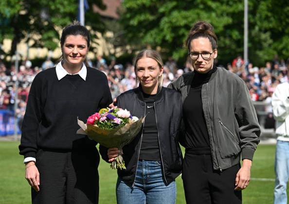 17.05.2026, xsltx, Fussball Google Pixel Frauen-Bundesliga, Eintracht Frankfurt - 1.FC Union Berlin v.l. Katharina Kiel (Direktorin Frauenfußball Eintracht Frankfurt), Elisa Senß (Eintracht Frankfurt), Babett Peter (Sportdirektorin Frauenfußball Eintracht Frankfurt) (DFL DFB REGULATIONS PROHIBIT ANY USE OF PHOTOGRAPHS as IMAGE SEQUENCES and or QUASI-VIDEO) *** 17 05 2026, xsltx, Fußball Google Pixel Frauen Bundesliga, Eintracht Frankfurt 1 FC Union Berlin v l Katharina Kiel Direktorin Frauenfußball Eintracht Frankfurt , Elisa Senß Eintracht Frankfurt , Babett Peter Sportdirektorin Frauenfußball Eintracht Frankfurt DFL DFB REGULATIONS PROHIBIT ANY USE OF PHOTOGRAPHS as IMAGE SEQUENCES and or QUASI VIDEO
