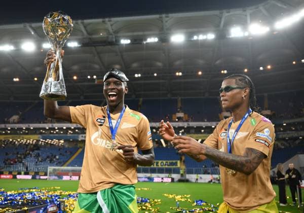 Russia Soccer Premier-League Rostov - Zenit 9167687 17.05.2026 Zenit s Luiz Henrique and Wilmar Barrios pose with the thophy to celebrate their team s 2025 2026 Russian Premier-League championship after winning the soccer match against Rostov Rostov-on-Don, in Rostov-on-Don, Russia. Vladimir Astapkovich Sputnik Rostov-on-Don Russia  Copyright: xVladimirxAstapkovichx