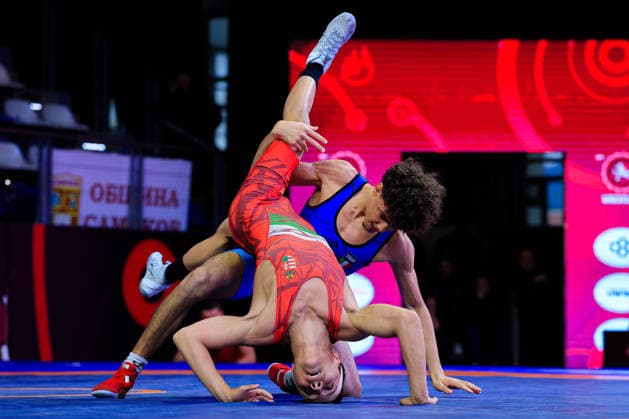 Sport Bilder des Tages U17, U 17 Wrestling European Championships 60kg FS - Stefano Garcia Valdes (ITA) df. Balazs Hideg (HUN) Samokov Arena Samokov Bulgaria *** U17 Wrestling European Championships 60kg FS Stefano Garcia Valdes ITA df Balazs Hideg HUN Samokov Arena Samokov Bulgaria Copyright: xKostadinxAndonov xUnitedxWorldxWrestlingx Kostadin Andonov United World Wrestling