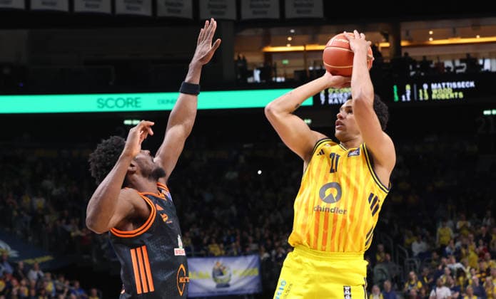 Tevin Brown, Michael Rataj on the ball duel Game scene Action Sport Basketball BBL Bundesliga Mens Play Off Quarter-final Season 2025 2026 17 05 2026 ALBA Berlin vs SC Rasta Vechta