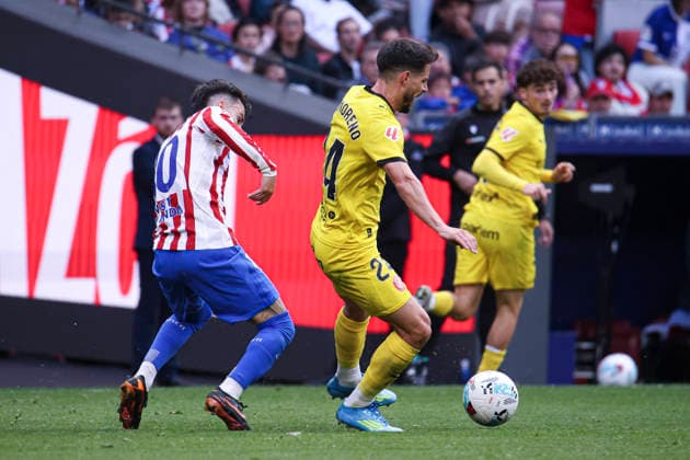 Atletico de Madrid vs Girona, on the 37th matchday of the 2025 26 Spanish First Division May 17, 2026, Madrid, Spain Alex Moreno is defended by Alex Baena during the Spanish championship LaLiga football match between Atletico de Madrid and Girona CF on 17 May 2026 at Estadio Santiago Bernabeu in Madrid, Spain Madrid, Spain Madrid Madrid Madrid Spain Copyright: xAlejandroxMatiasx