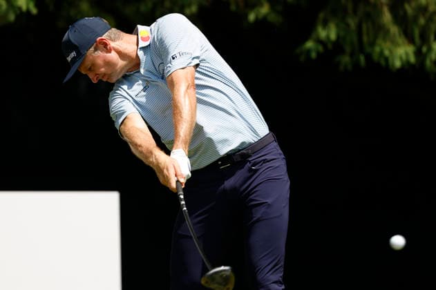 Justin Rose of England tees off of the 4th hole during the final round of the 2026 PGA, Golf Herren Championship at Aronimink Golf Club in Newtown Square, Pennsylvania, on Sunday, May 17, 2026.  PHI20260517838 LAURENCExKESTERSON