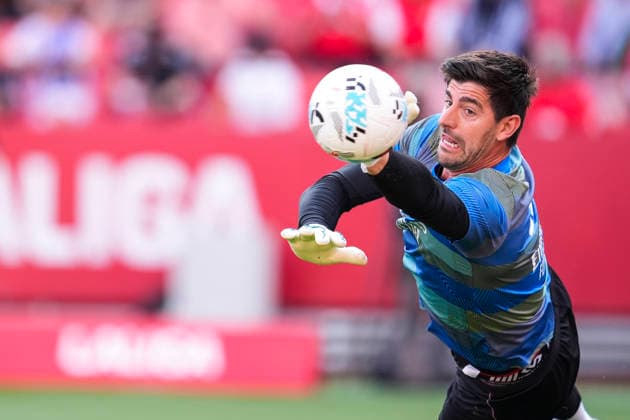 May 17, 2026, Sevilla, Sevilla, SPAIN: Thibaut Courtois of Real Madrid CF warms up during the Spanish league, LaLiga EA Sports, football match played between Sevilla FC and Real Madrid at Ramon Sanchez-Pizjuan stadium on May 17, 2026, in Sevilla, Spain. Sevilla SPAIN - ZUMAa181 20260517_zaa_a181_179 Copyright: xJoaquinxCorcherox