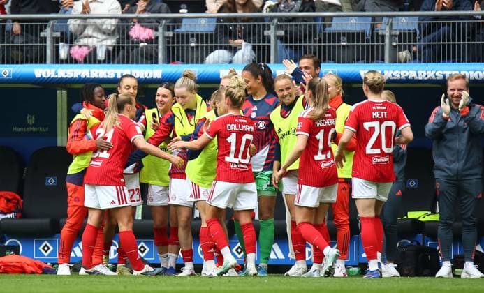 17 05 2026, xcex, GER, Hamburg, Volksparkstadion, Frauenfussball, 1 Bundesliga, DIE LIGA, Google Pixel Frauen Bundesliga, Saison 2025 2026, Spieltag 26, HSV, FCB, Hamburger SV Frauen FC Bayern Muenchen, Georgia Stanway FCB Torjubel, Jubel, Freude, Emotionen, goal celebration DFL regulations prohibit any use of photographs as image sequences and or quasi video