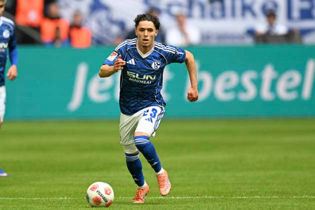 Soufiane El Faouzi Schalke 23 Action Single Image Crop 17 05 2026 ¢ Football ¢ FC Schalke 04 vs Eintracht Braunschweig, Veltins Arena, Gelsenkirchen, DFB DFL REGULATIONS PROHIBIT ANY USE OF PHOTOGRAPHS AS IMAGE SEQUENCES AND OR QUASI VIDEO Copyright: xpepphotox xSaschaxWeizx pep00321, pep_20260517_hm_359635