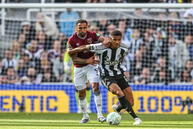Newcastle United v West Ham United - Premier League Malick Thiaw of Newcastle United and Callum Wilson of West Ham United compete for the ball during the Premier League match between Newcastle United and West Ham United at St. James s Park in Newcastle, United Kingdom, on May 17, 2026. Newcastle United Kingdom  Copyright: xNewsxImagesx originalFilename:cosgrove-premierl260517_np3zP.jpg