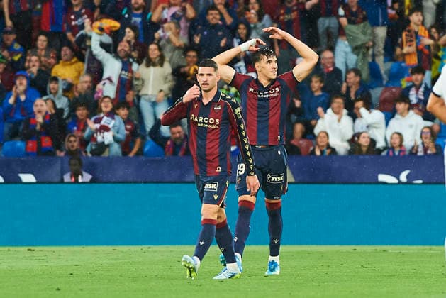 Carlos Espi Levante UD celebrates after scoring his team˜s first goal during the LaLiga EA Sports match between Levante UD and RCD Mallorca at Ciudad de Valencia on May 17, 2026 in Valencia, Spain Photo by Maria Jose Segovia DeFodi Images