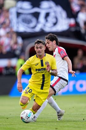 May 17, 2026, Madrid, Madrid, Spain: Alberto Moleiro of Villarreal CF in action during the Spanish League, LaLiga EA Sports, football match played between Rayo Vallecano and Villarreal CF at Estadio de Vallecas on May 17, 2026, in Madrid, Spain. Madrid Spain - ZUMAa181 20260517_zaa_a181_160 Copyright: xDennisxAgyemanx