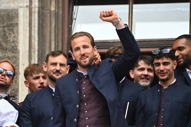 Harry KANE Bayern Muenchen , Champion celebration FC Bayern Muenchen on the town hall balcony on Marienplatz in Munich on 17 05 2026 Soccer 1 Bundesliga season 2025 2026, 34 matchday,