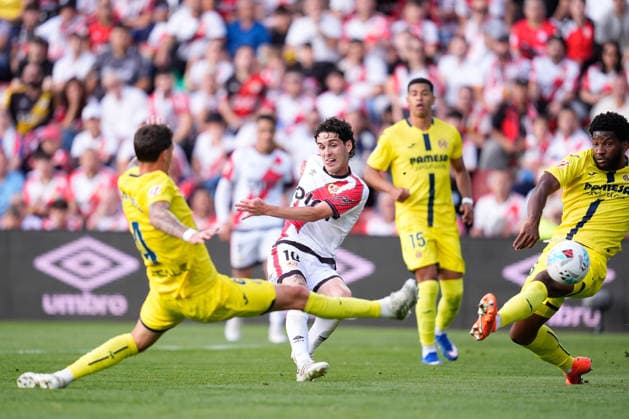 May 17, 2026, Madrid, Madrid, Spain: Sergio Camello of Rayo Vallecano shoots for goal during the Spanish League, LaLiga EA Sports, football match played between Rayo Vallecano and Villarreal CF at Estadio de Vallecas on May 17, 2026, in Madrid, Spain. Rayo Vallecano V Villarreal CF - LaLiga EA Sports  - ZUMAa181 20260517_zaa_a181_219 Copyright: xDennisxAgyemanx