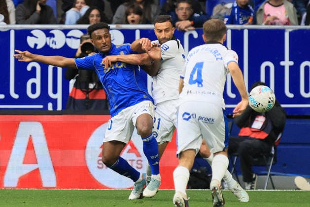 ESP LaLiga EA Sports Real Oviedo v Alaves Hassan of Real Oviedo battles for possession with Abderrahmane Rebbach of Alaves during LaLiga EA Sports, between Real Oviedo v Alaves played at Carlos Tartiere Stadium in Oviedo on May 17th, 2026 in Spain Oviedo Spain Futbol Copyright: xAgenciaxLOFx