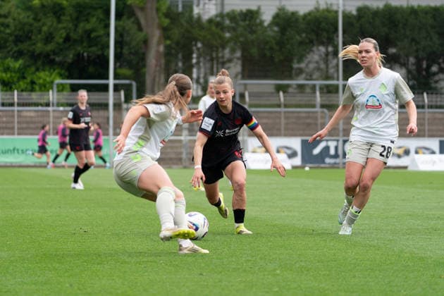 LEVERKUSEN, GERMANY - MAY 17: Kristin Kögel (11 Bayer 04 Leverkusen) in action during the Google Pixel Frauen-Bundesliga match between Bayer 04 Leverkusen and SV Werder Bremen at Ulrich-Haberland-Stadion on May 17, 2026 in Leverkusen, Germany. (Photo by Qianru Zhang Press Photo) Copyright: xQianruxZhang SPPx Sportspressphoto_SPR148972