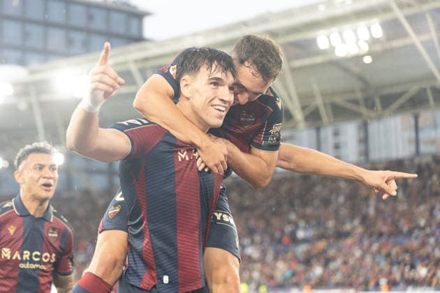 ESP LaLiga EA Sports UD Levante v RCD Mallorca Carlos Espi of Levante scores goal 1 0 and celebrates his first goal in the match against Mallorca during LaLiga EA Sports, between UD Levante v RCD Mallorca played at Ciudad de Valencia Stadium in Valencia on May 17th, 2026 in Spain Valencia Spain Football Copyright: xJudithxAmigox xAgenciaxLOFx