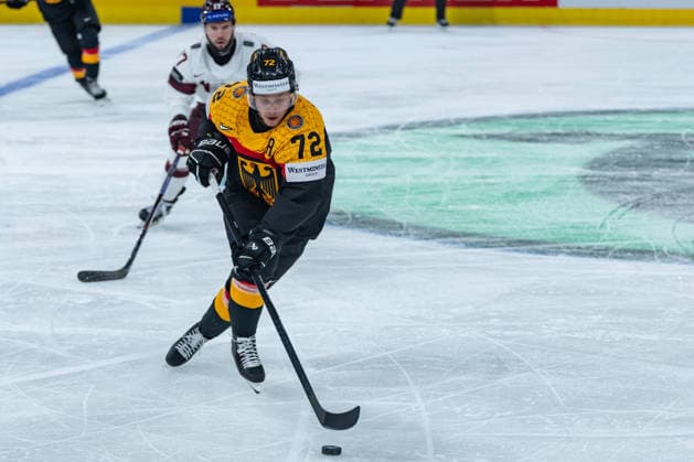 ZURICH, SWITZERLAND - MAY 17: Dominik Kahun (Germany, 72) during build-up play during the Preliminary Round - Group A Match 15 between Germany and Latvia at the IIHF Ice hockey, Eishockey World Championship, WM, Weltmeisterschaft 2026, Swiss Life Arena on May 17, 2026 in Zurich, Switzerland. Zurich Switzerland Copyright: xTimoxSteinx